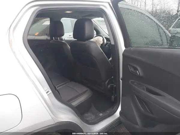 3GNCJPSB3JL258218 2018 CHEVROLET TRAX - Image 8