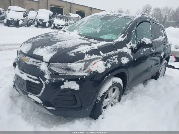 3GNCJPSB3JL263774 2018 CHEVROLET TRAX - Image 2