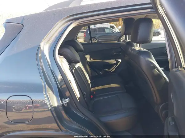 3GNCJPSB3JL325383 2018 CHEVROLET TRAX - Image 8