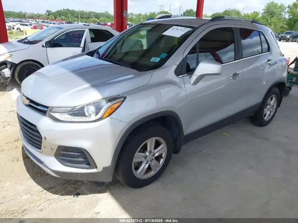 3GNCJPSB3JL349330 2018 CHEVROLET TRAX - Image 2