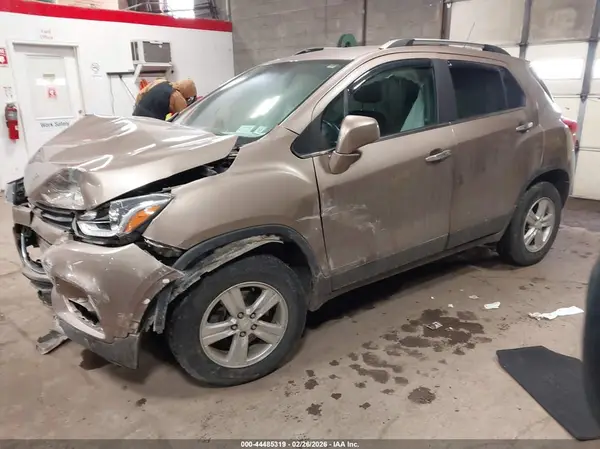 3GNCJPSB3JL374776 2018 CHEVROLET TRAX - Image 2