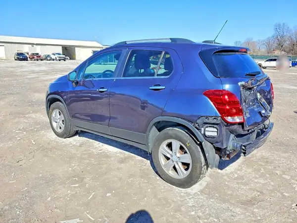 3GNCJPSB3JL377645 2018 CHEVROLET TRAX - Image 2