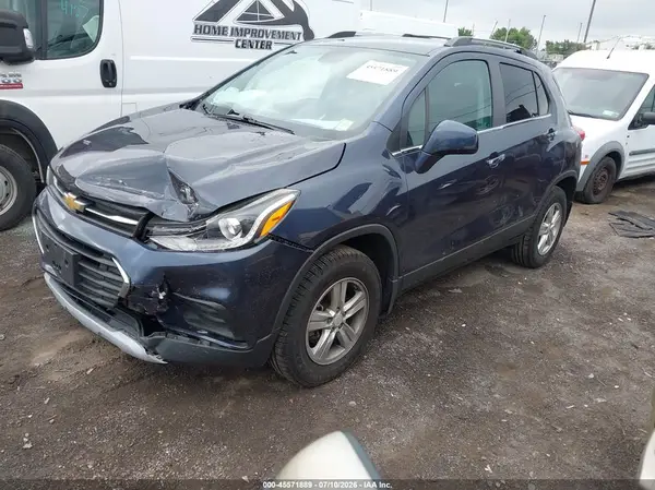 3GNCJPSB3JL418095 2018 CHEVROLET TRAX - Image 2