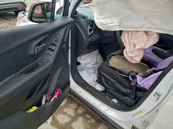 3GNCJPSB3KL192576 2019 CHEVROLET TRAX - Image 8