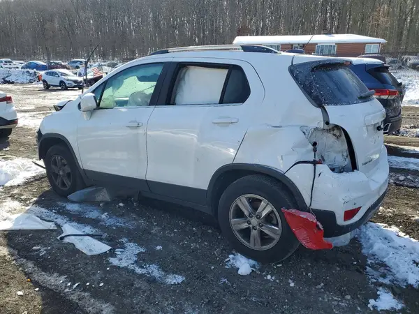 3GNCJPSB3KL214141 2019 CHEVROLET TRAX - Image 2