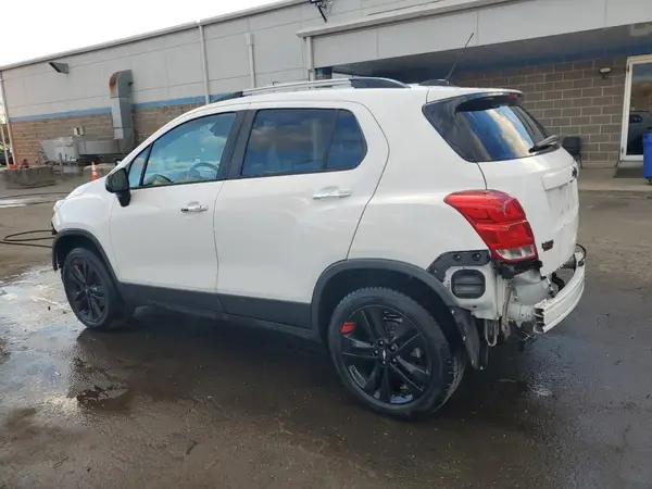 3GNCJPSB3KL223468 2019 CHEVROLET TRAX - Image 2