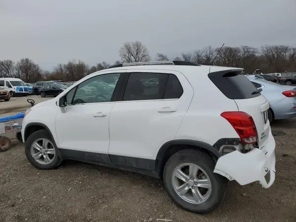 3GNCJPSB3KL224040 2019 CHEVROLET TRAX - Image 2