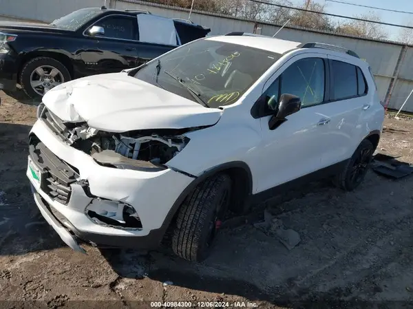3GNCJPSB3KL227892 2019 CHEVROLET TRAX - Image 2