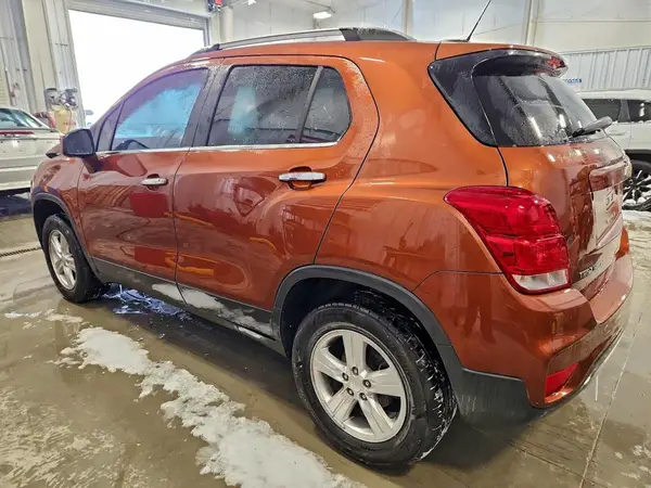3GNCJPSB3KL237225 2019 CHEVROLET TRAX - Image 2