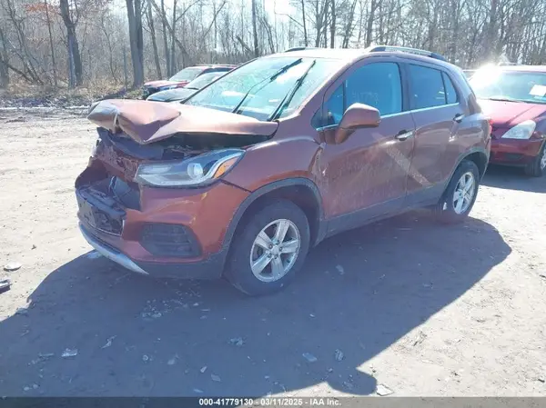 3GNCJPSB3KL249665 2019 CHEVROLET TRAX - Image 2