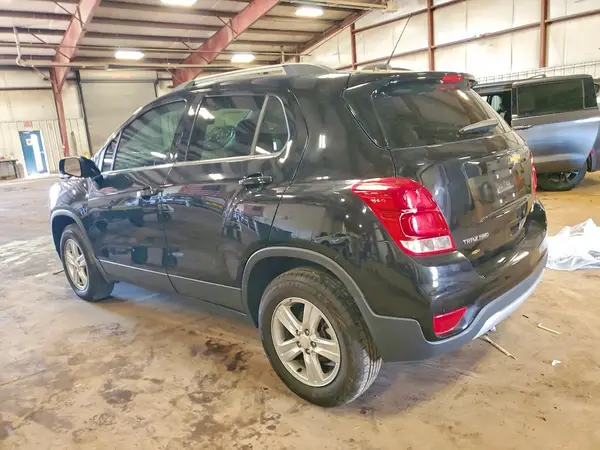 3GNCJPSB3KL271231 2019 CHEVROLET TRAX - Image 2