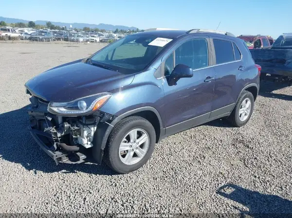 3GNCJPSB3KL278065 2019 CHEVROLET TRAX - Image 2