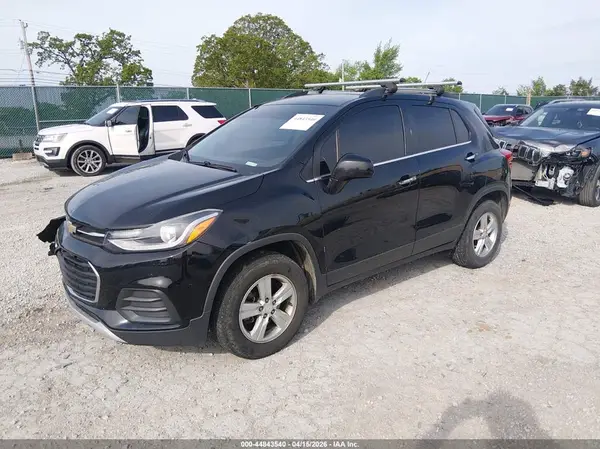 3GNCJPSB3KL290278 2019 CHEVROLET TRAX - Image 2