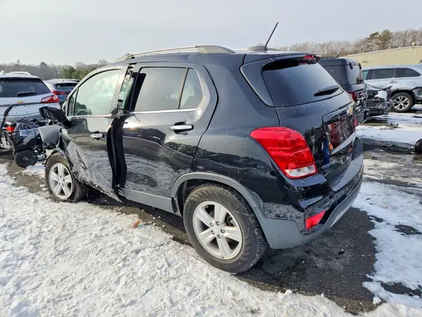 3GNCJPSB3KL385276 2019 CHEVROLET TRAX - Image 2
