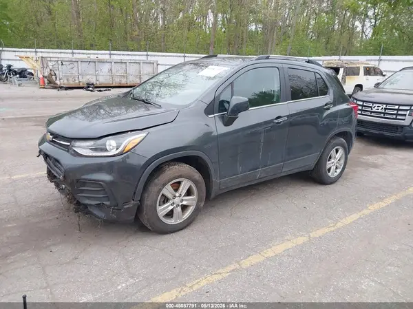 3GNCJPSB3LL121783 2020 CHEVROLET TRAX - Image 2