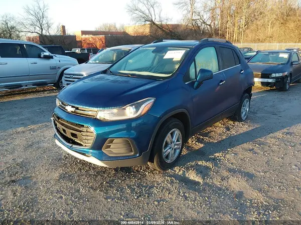 3GNCJPSB3LL181739 2020 CHEVROLET TRAX - Image 2