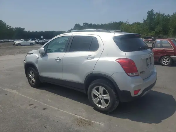 3GNCJPSB3LL231152 2020 CHEVROLET TRAX - Image 2
