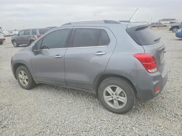 3GNCJPSB3LL247304 2020 CHEVROLET TRAX - Image 2