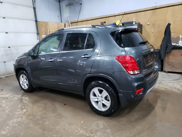3GNCJPSB3LL252695 2020 CHEVROLET TRAX - Image 2