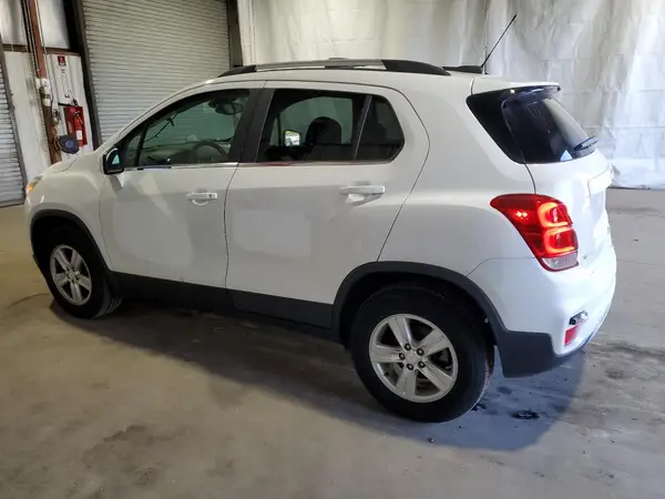 3GNCJPSB3LL261347 2020 CHEVROLET TRAX - Image 2