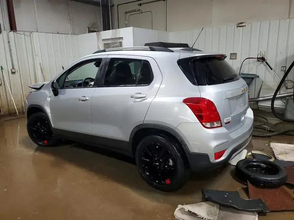3GNCJPSB3LL281758 2020 CHEVROLET TRAX - Image 2