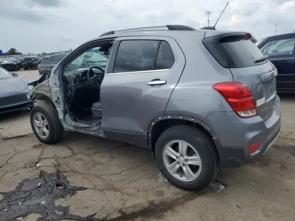 3GNCJPSB3LL290976 2020 CHEVROLET TRAX - Image 2