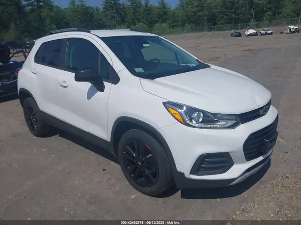 3GNCJPSB3LL302317 2020 CHEVROLET TRAX - Image 1