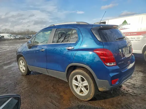 3GNCJPSB3LL303869 2020 CHEVROLET TRAX - Image 2