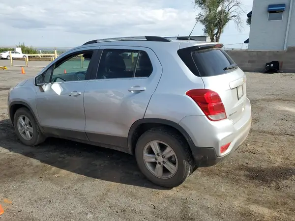 3GNCJPSB3LL325466 2020 CHEVROLET TRAX - Image 2