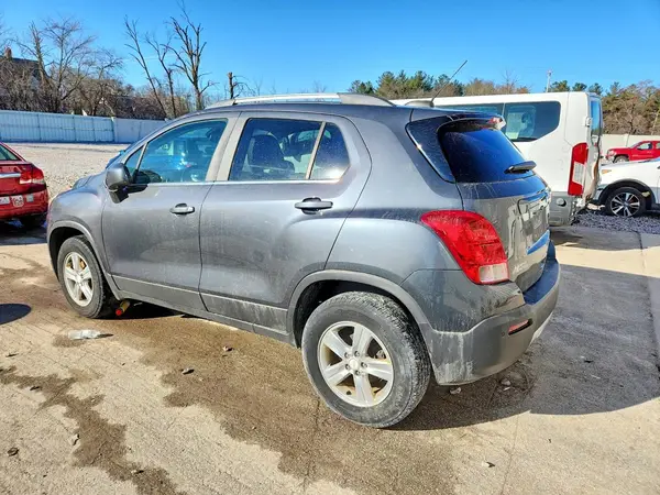 3GNCJPSB4GL121037 2016 CHEVROLET TRAX - Image 2
