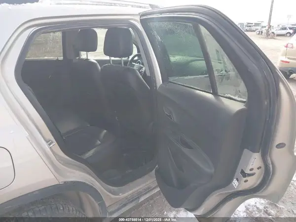 3GNCJPSB4GL138985 2016 CHEVROLET TRAX - Image 8