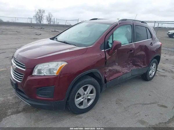 3GNCJPSB4GL140557 2016 CHEVROLET TRAX - Image 2