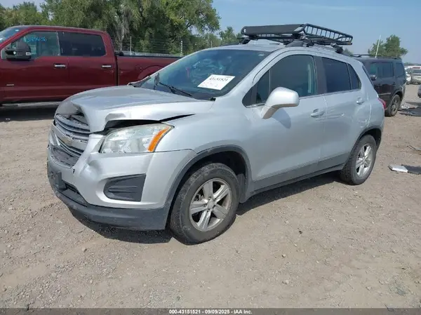 3GNCJPSB4GL186678 2016 CHEVROLET TRAX - Image 2