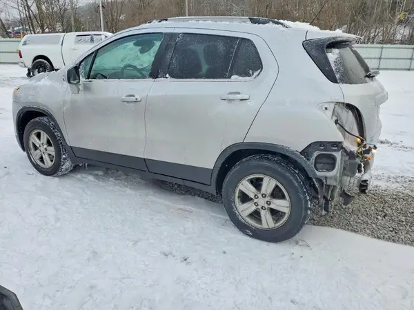 3GNCJPSB4GL268328 2016 CHEVROLET TRAX - Image 2
