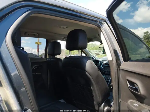 3GNCJPSB4GL268474 2016 CHEVROLET TRAX - Image 8