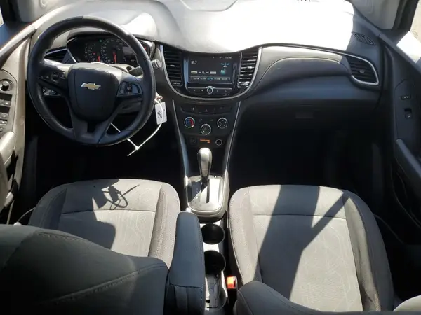 3GNCJPSB4HL130385 2017 CHEVROLET TRAX - Image 8
