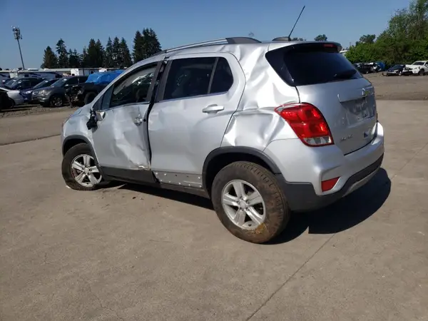 3GNCJPSB4HL144562 2017 CHEVROLET TRAX - Image 2
