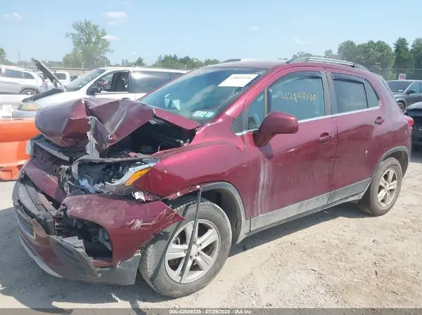 3GNCJPSB4HL173298 2017 CHEVROLET TRAX - Image 2
