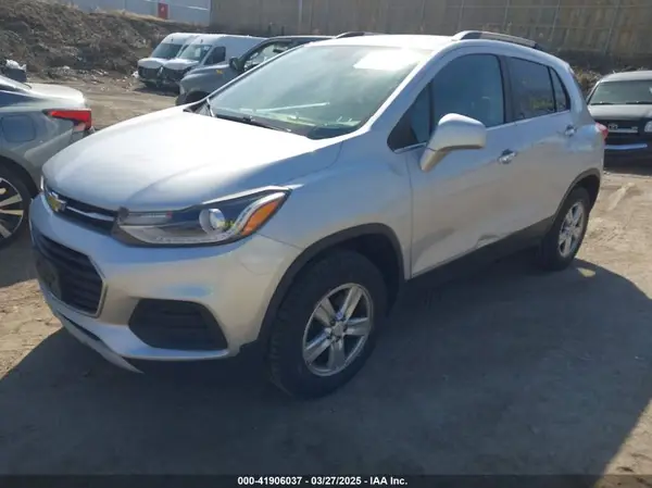 3GNCJPSB4HL175388 2017 CHEVROLET TRAX - Image 2
