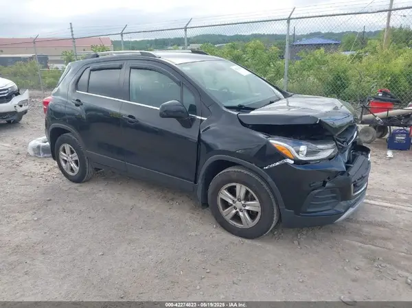 3GNCJPSB4HL225996 2017 CHEVROLET TRAX - Image 1