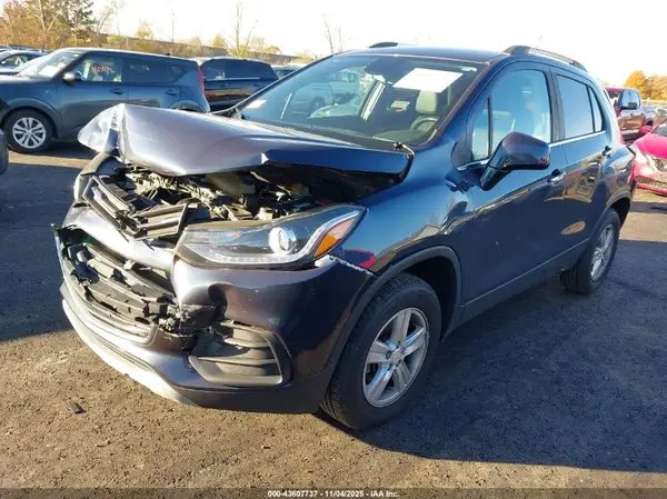 3GNCJPSB4JL244165 2018 CHEVROLET TRAX - Image 2