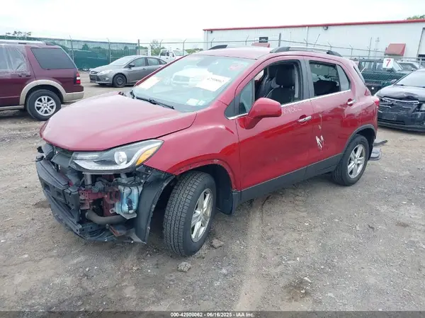 3GNCJPSB4JL325506 2018 CHEVROLET TRAX - Image 2