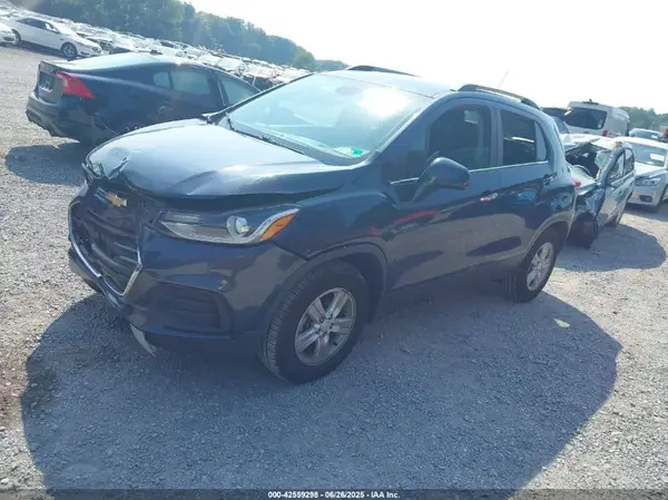 3GNCJPSB4JL354360 2018 CHEVROLET TRAX - Image 2