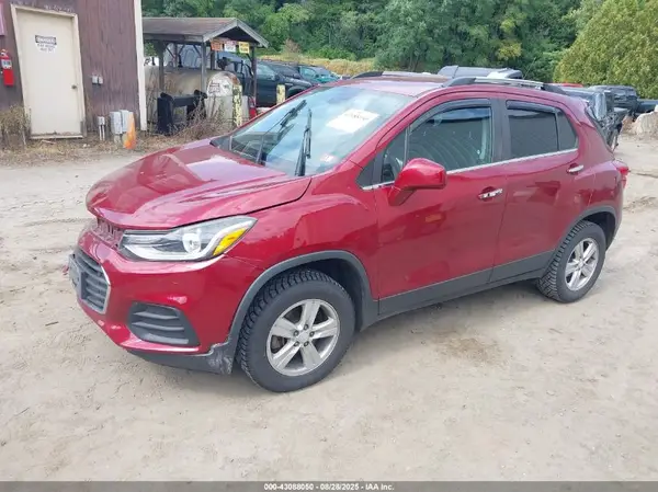3GNCJPSB4JL390825 2018 CHEVROLET TRAX - Image 2