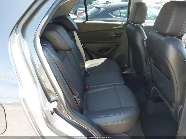 3GNCJPSB4KL176208 2019 CHEVROLET TRAX - Image 8