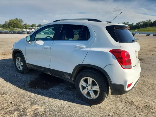 3GNCJPSB4KL263204 2019 CHEVROLET TRAX - Image 2