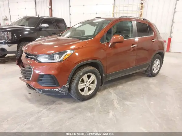 3GNCJPSB4KL277166 2019 CHEVROLET TRAX - Image 2
