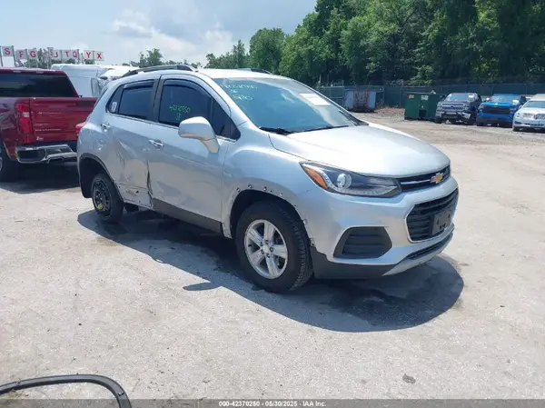 3GNCJPSB4KL287003 2019 CHEVROLET TRAX - Image 1