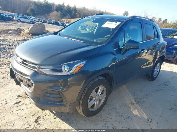 3GNCJPSB4KL324003 2019 CHEVROLET TRAX - Image 2