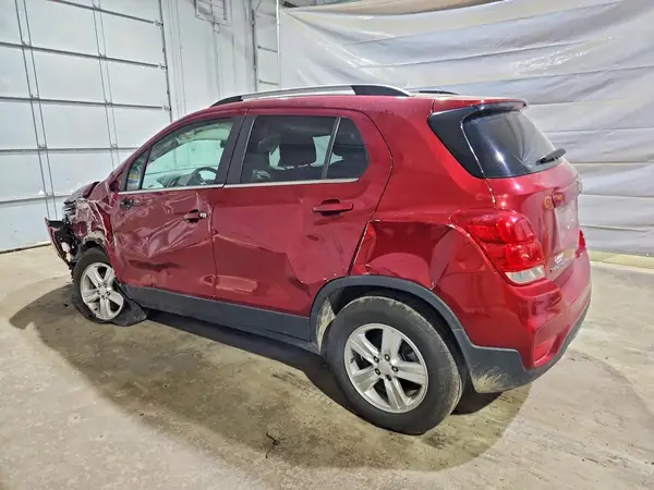 3GNCJPSB4LL185556 2020 CHEVROLET TRAX - Image 2
